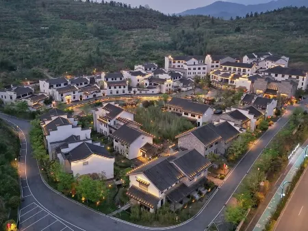 Savile Taoyuan Mountain Residence Hotel (Wugongshan Visitor Center)