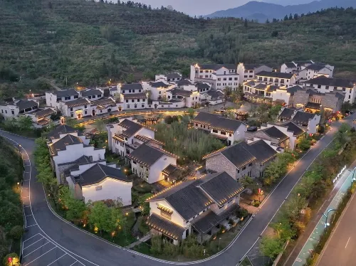 Savile Taoyuan Mountain Residence Hotel (Wugongshan Visitor Center) Hotels in Luxi