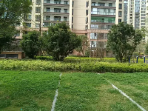 鎮雄鳳雲民宿（紅星国際）