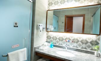 Elong R.YUN Hotel (Handan Daming City Bus Station)