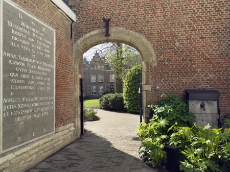 Botanic Sanctuary Antwerp Отели рядом с достопримечательностью «Middelheim»