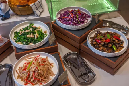 Madison Hotel Linxia County Bafang Shisan Xiang Отели рядом с достопримечательностью «Red Garden»