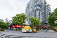 Yunxi Yasu. Designer Cinema Homestay