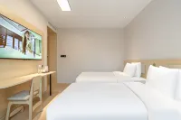 Hi Inn (Korla Jianguo North Road Golden Triangle)
