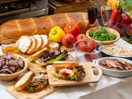 The BREAKFAST HOTEL Fukuoka Tenjin Отели рядом с достопримечательностью «BOSS E · ZO FUKUOKA»