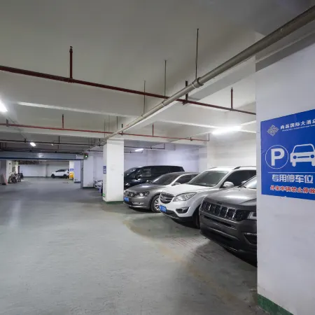 Rongjiang Shangpin International Hotel (Guzhou Dahekou Wharf Branch, Village Super Football Stadium)