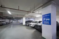 Rongjiang Shangpin International Hotel (Guzhou Dahekou Wharf Branch, Village Super Football Stadium) - parking