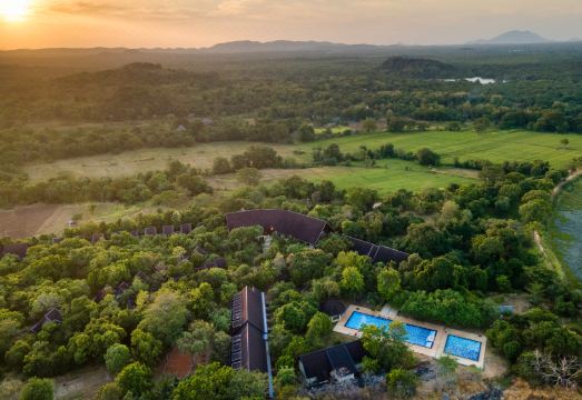 옥시덴탈 파라다이스 담불라 수영장