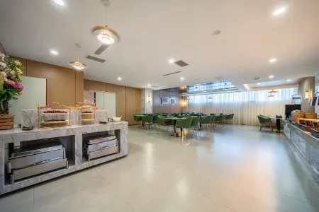 Jifeng International hotel Отели рядом с достопримечательностью «Grape Valley»