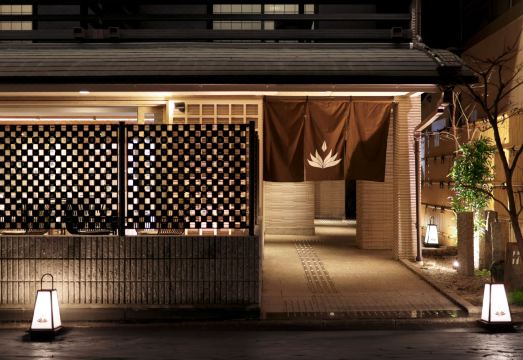 기온 크리스탈 호텔