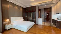 LUMINA  HOTEL
