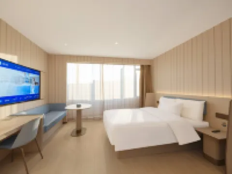 HanTing Hotel (Eurasia Shopping Center, Tongjiang Road, Baishan) Hoteles en Baishán