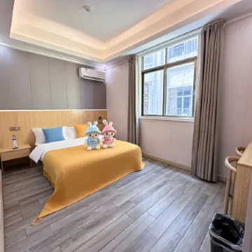 Xiaodao Boutique Apartment (Luoding RT-Mart) Отели рядом с достопримечательностью «Luoding Jiangbin Park»