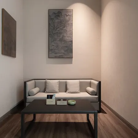 Walling Hotel（Auto Expo Center Jinyu Metro Station Branch)
