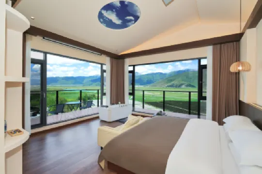 chenwai mountain villa（Shangri-La Hotel） Hotels near Ganden Sumtseling Monastery