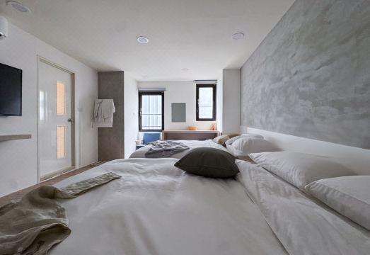 New Velle Voyage Hotel 외관