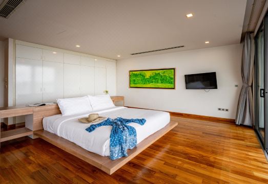 Valentine Villa Pool View