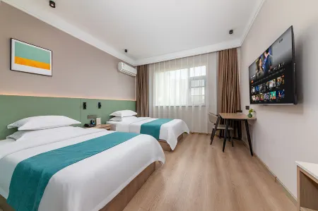 Saturday Hotel (Xuchang Pang Donglai Life Plaza) Отели рядом с достопримечательностью «Caowei Ancient City»