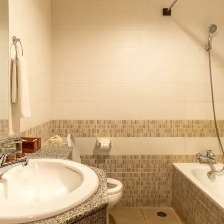 Sri Phala Resort & Villa Отели рядом с достопримечательностью «Пляж Матахари-Тербит»