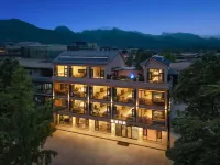 Panda's Home Private Hot Spring Cinema Hotel - Rooftop Pools