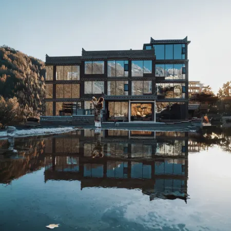 Four-Goddess Mountain Cloud View Fan's Lodging