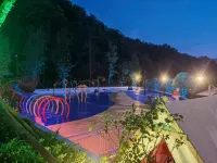 Yinjiang Yingmei Lake Hillside Hotel (Dashengdun Scenic Area Branch) - con vista montagne