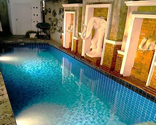 Emerald Hotel Hotels near ALANGKARN