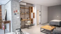 Yijian Design Guesthouse (Zhongqiang International Business Building)