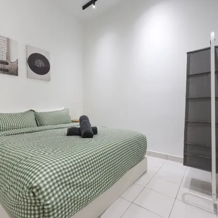 Green Villa Apartment by Favspace