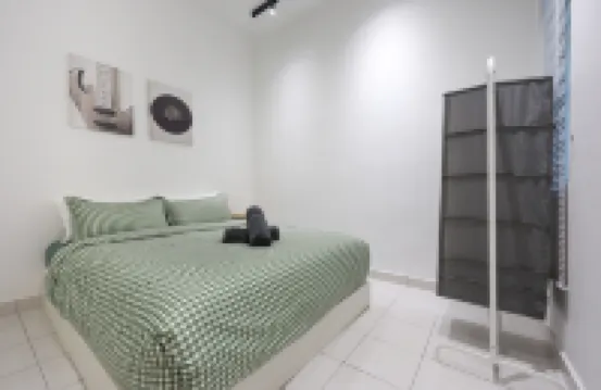 Green Villa Apartment by Favspace