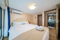 Xunweiju Homestay (Shunde OCT Harbour Plus) - ที่มีสระว่ายน้ำ
