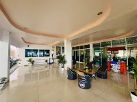 Ree Riverside Hotel Hotels near Chom Thong