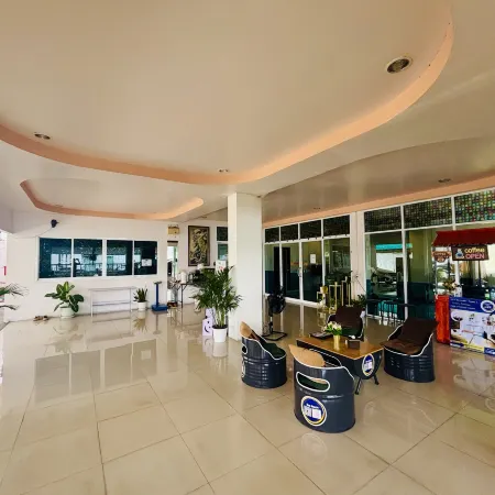 Ree Riverside Hotel Отели рядом с достопримечательностью «Asiatique - Набережная»