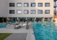 The Green Hidden Wanjia Hui Resort Hotel (Shaoxing Lu Xun's Hometown Cangqiao Zhijie Store)