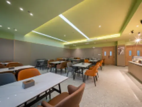 GreenTree Inn Express Hotel (Jiulong Hui Liqun Shopping Plaza) Hotels in Rushan