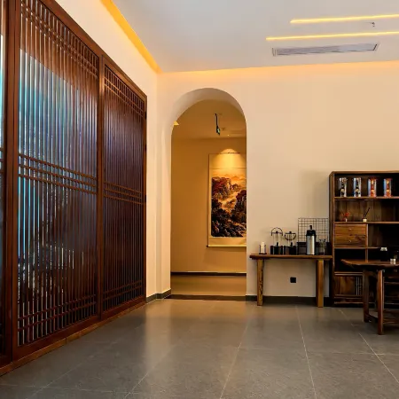 Youngsun Seasons Hotel(Zhenfu&Yunxi Middle School)