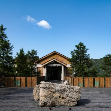 Jinfo Cloudhaus Отели рядом с достопримечательностью «Laolongdong Scenic Area»