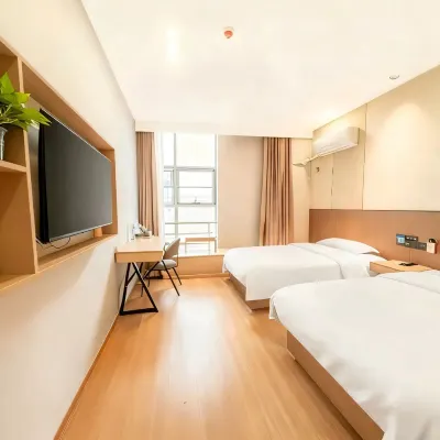 Jifeng Light Luxury Hotel (Jingdezhen People's Square Yuyaochang Branch) Hotels near Fuzhou Lane Memorial Archway