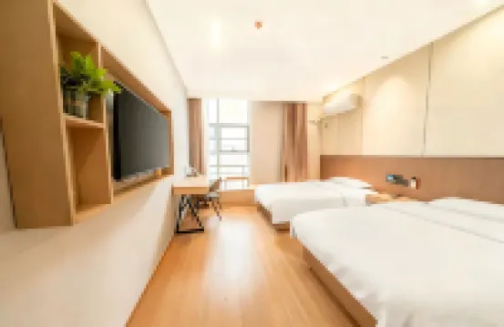 Jifeng Light Luxury Hotel (Jingdezhen People's Square Yuyaochang Branch)