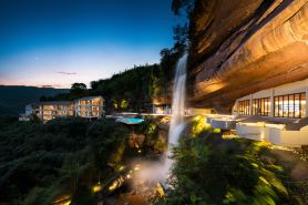 Su Ri Qinghe Cliff Waterfall Wild Luxury Hotel