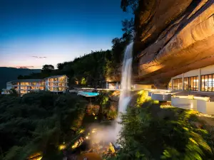 素日青禾懸崖瀑布野奢飯店