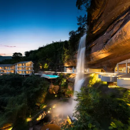 Su Ri Qinghe Cliff Waterfall Wild Luxury Hotel
