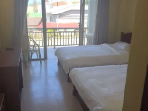 Sakura Hotel โรงแรมในโพนสะหวัน