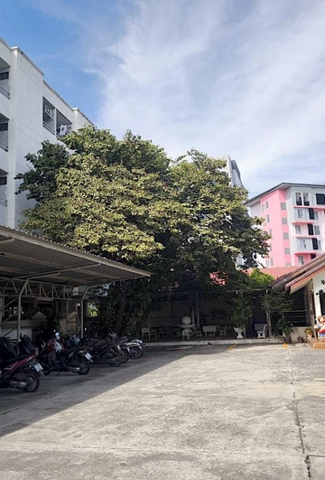 รูปภาพของจรูญเวศม์ บางแสน