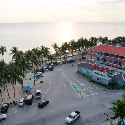 S2 Hotel Hotels near Laem Thaen
