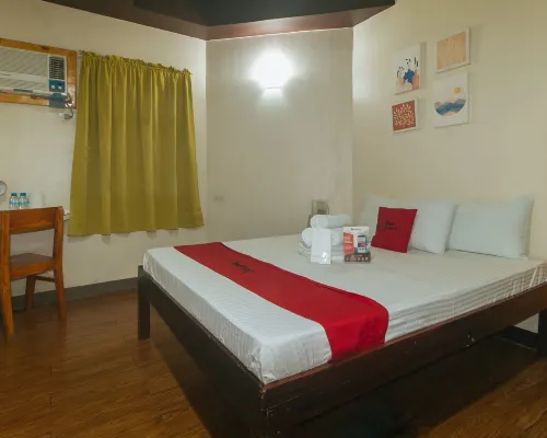 RedDoorz near EDSA Camp Crame Hotels near Camp Aguinaldo