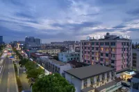 HanTing Hotel (Ningbo Zhenhai Luotuo New Town) فنادق في نينغبو
