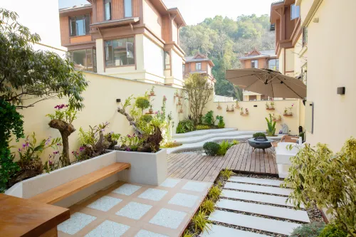 Mangshi Menglu ・ Tropical Orchid Themed Homestay (Dai Ethnic Ancient Town)