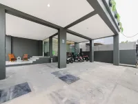 Urbanview Greenville Jakarta โรงแรมใกล้มานาโด