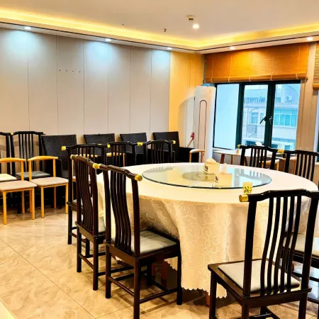Yuchengyingqu · Luxury Arcade Apartment (Lushan High-Speed Rail Station Branch)